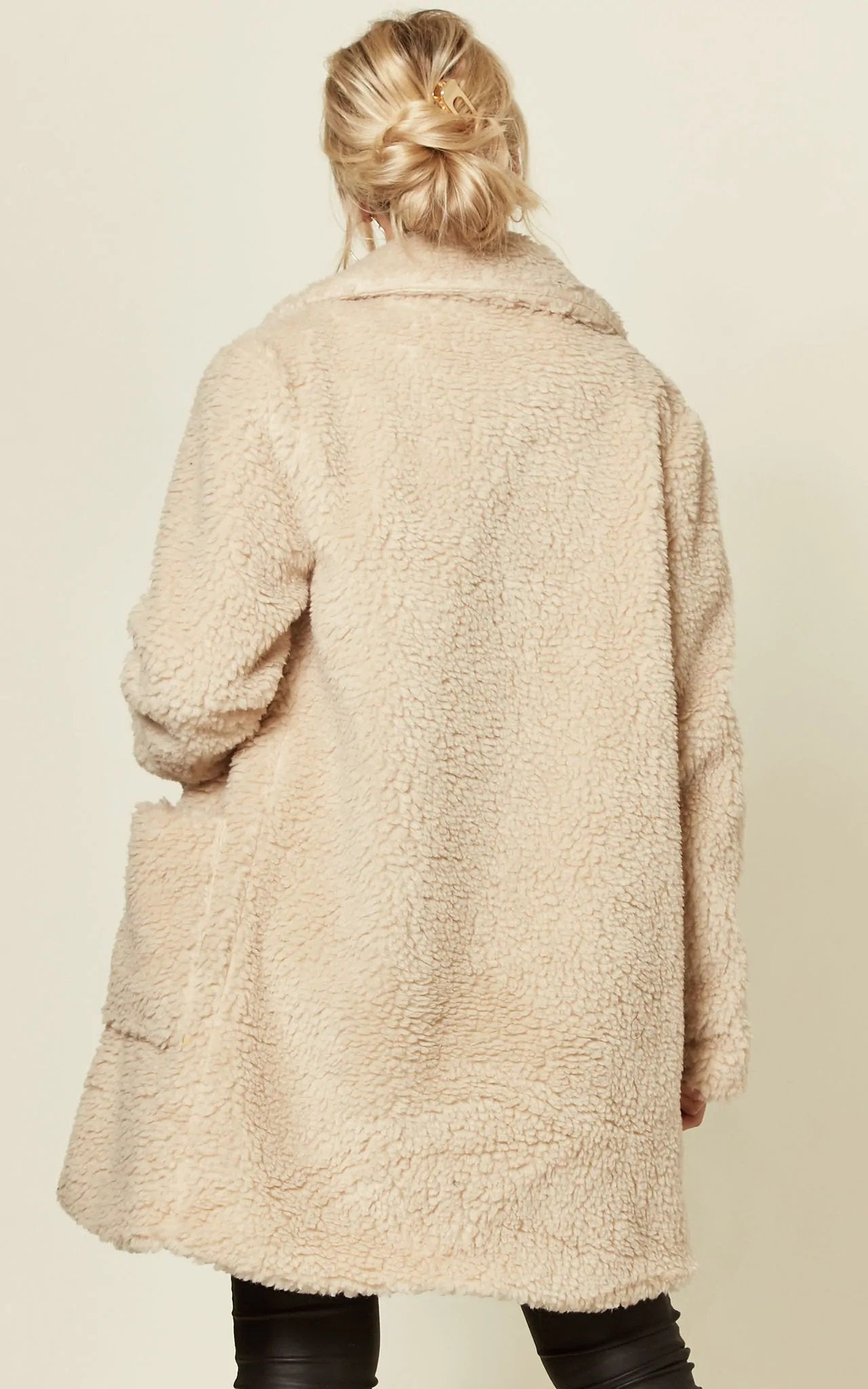 Stud Button Borg Teddy Coat (1905) | Rose Eleusis