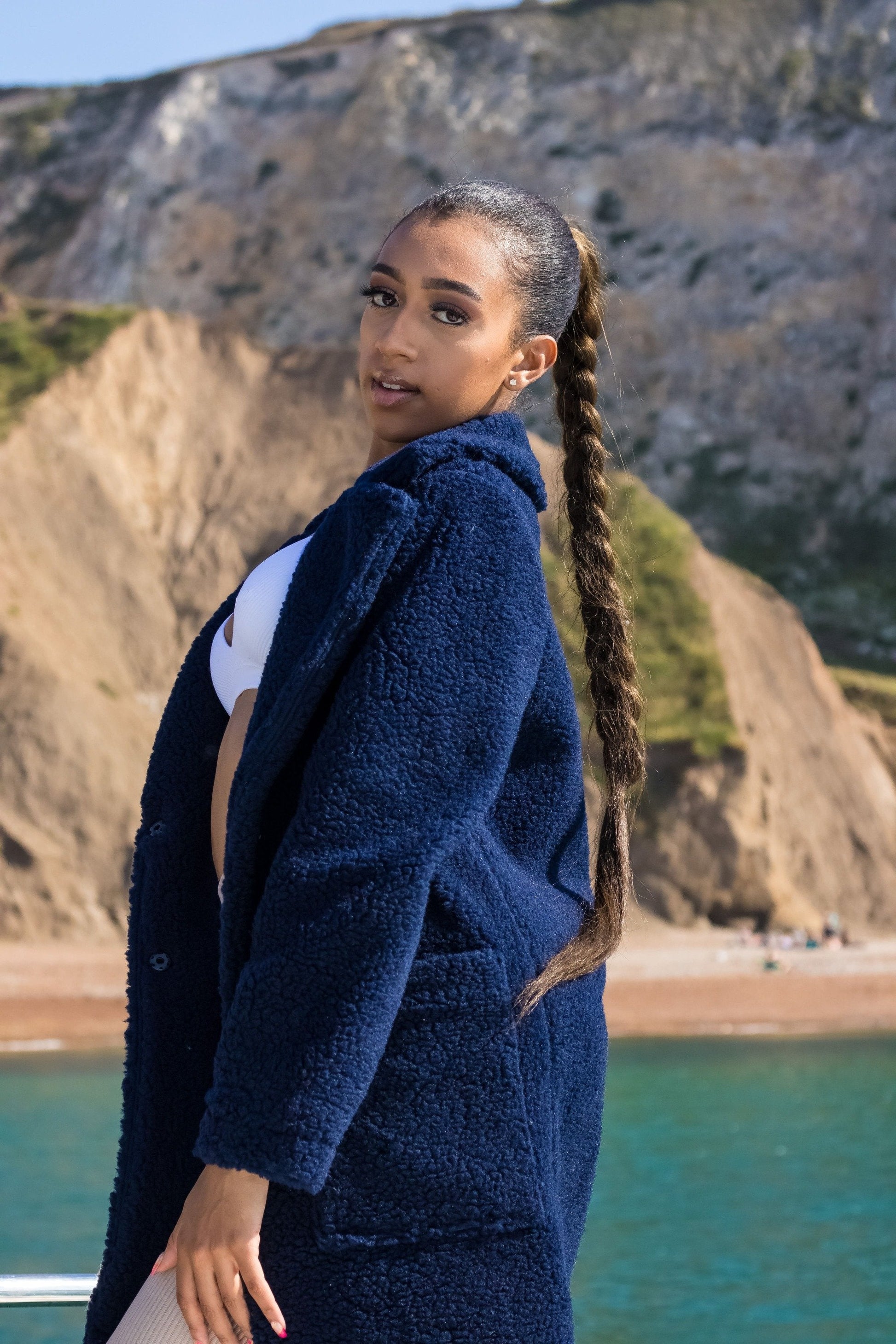 Stud Button Borg Teddy Coat (1905) | Rose Eleusis