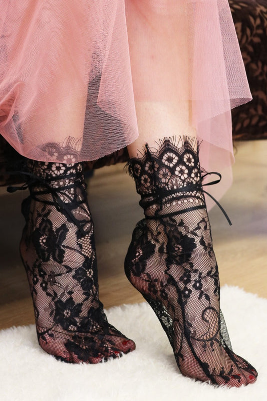 JANELI black elegant lace socks for women